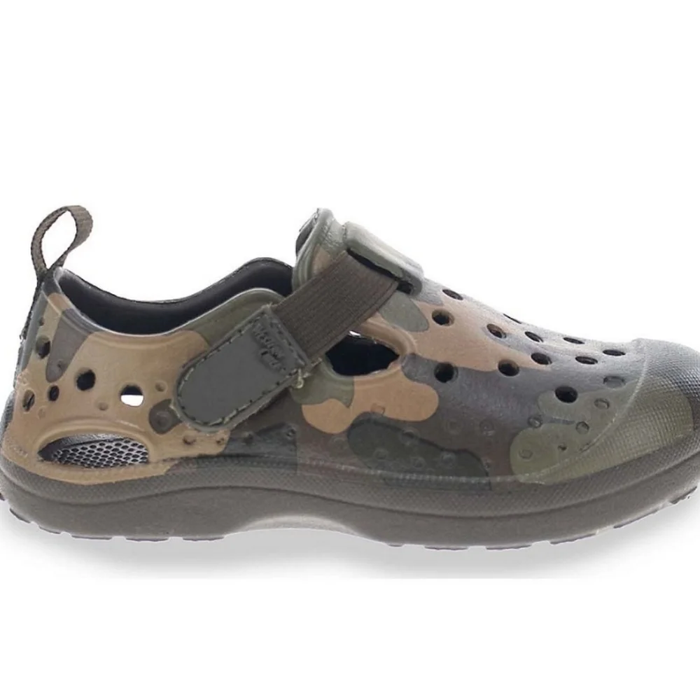 Western Chief Quest Kids Camo Water Shies Size 2